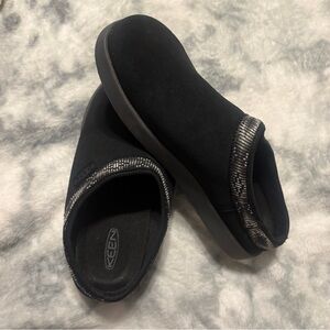 Keen Women's Black Suede Slip-On Clogs